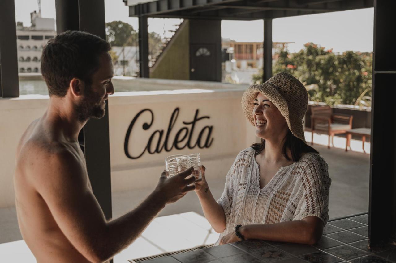 Caleta Hostel Rooftop & Pool Cancún Exteriör bild
