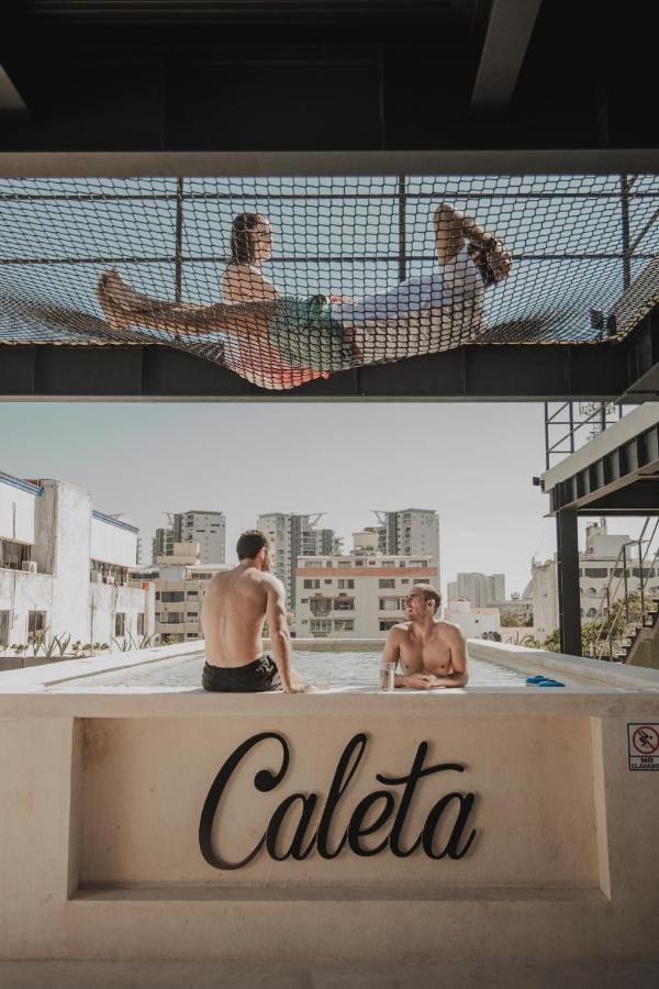 Caleta Hostel Rooftop & Pool Cancún Exteriör bild